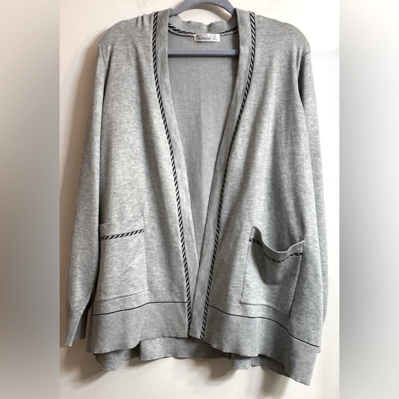 89th Madison long form cardigan size 2XL gray with black triming. - Picture 1 of 7